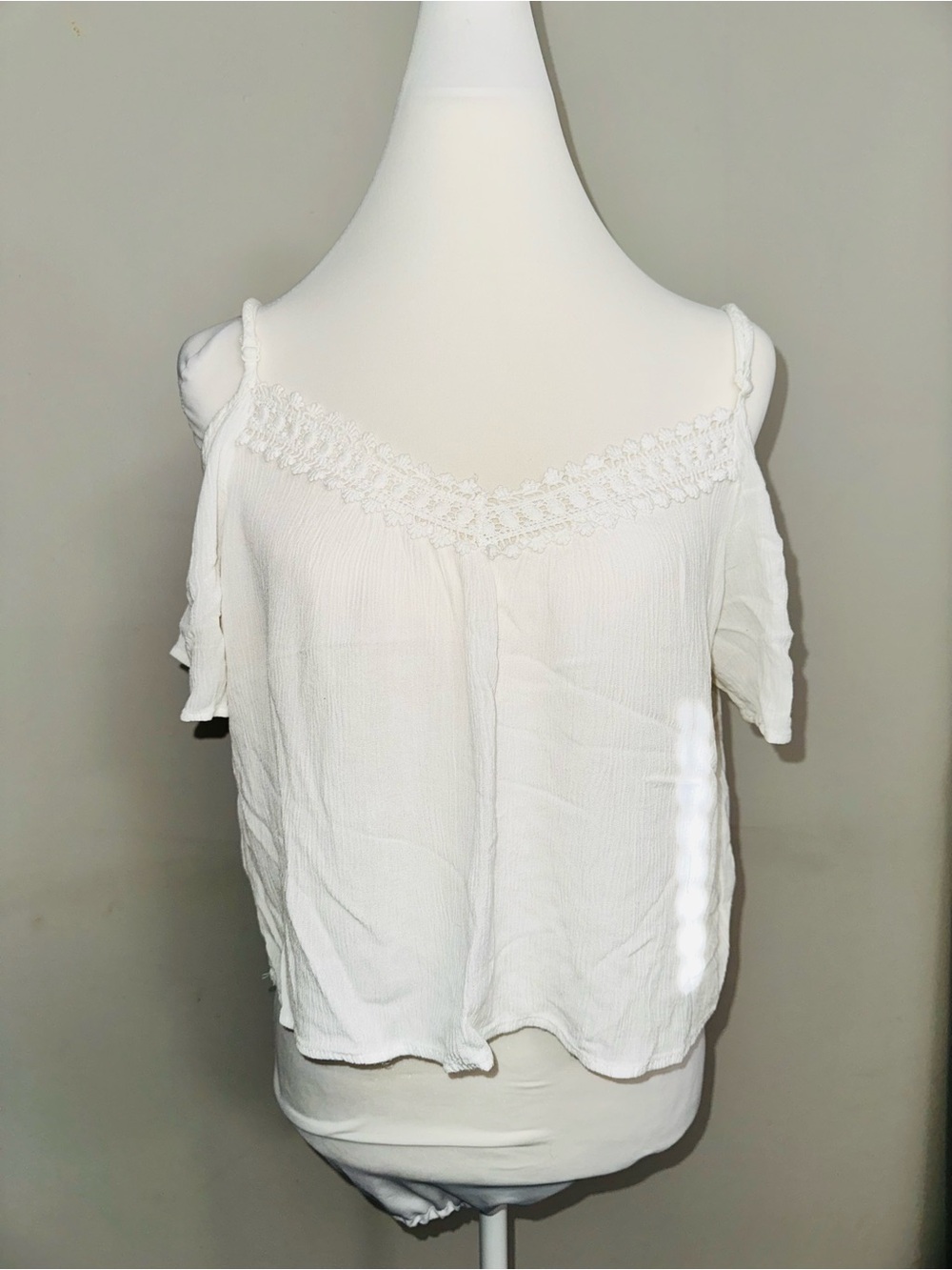 Ambiance White Cold-Shoulder Lace-Trim Camisole